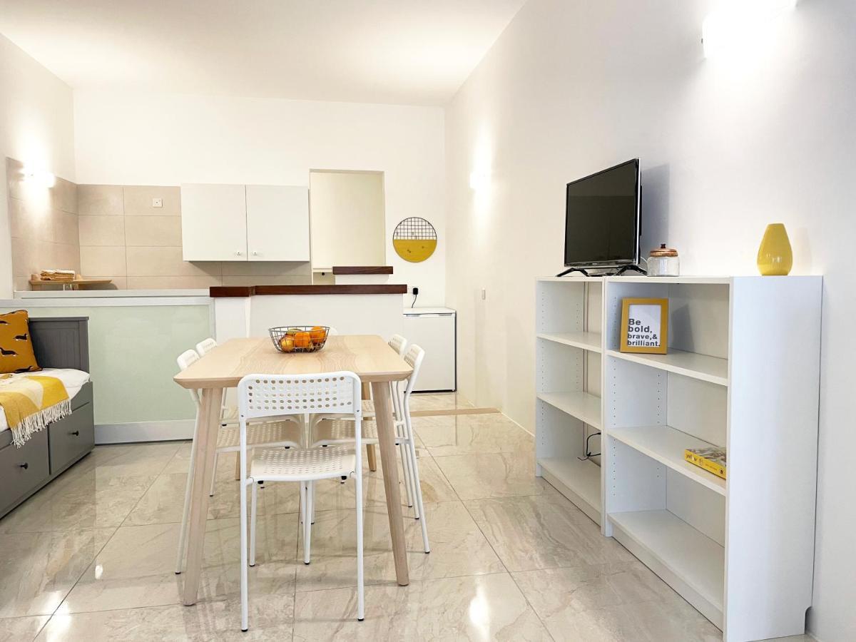 Entire Central Valletta Home Exterior foto