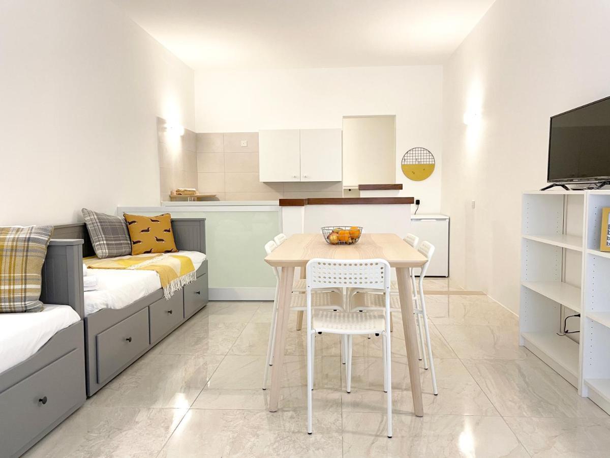Entire Central Valletta Home Exterior foto